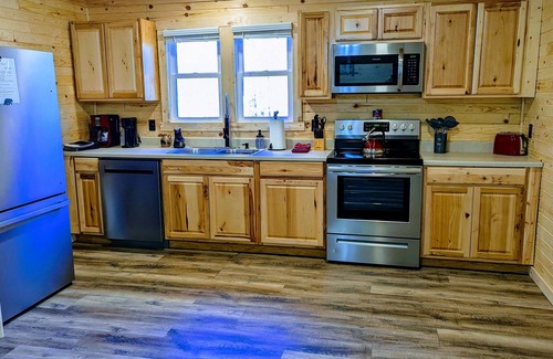 Laurelville Cabin | ⧫Hocking Hills Honey Bear, Amazing 7 mile views, hot tub, Bearific!⧫