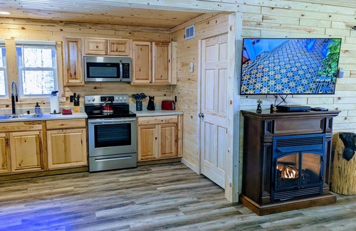 Laurelville Cabin | ⧫Hocking Hills Honey Bear, Amazing 7 mile views, hot tub, Bearific!⧫