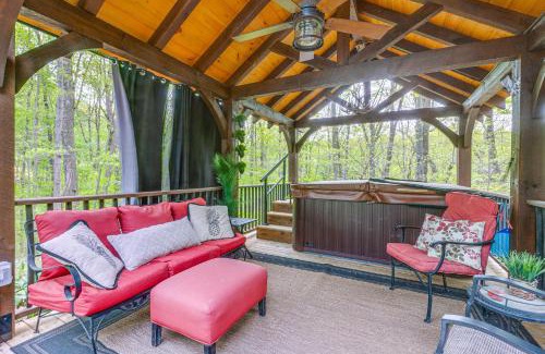 Laurelville House | Hocking Hills Social Distance Cabin with Hot Tub