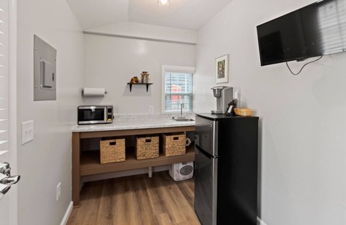 Auburn Cabin | Hocus pocus-Tiny House 9 miles from AUBURN AL & Jordan Hare Stadium