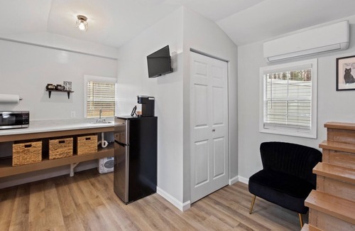 Auburn Cabin | Hocus pocus-Tiny House 9 miles from AUBURN AL & Jordan Hare Stadium