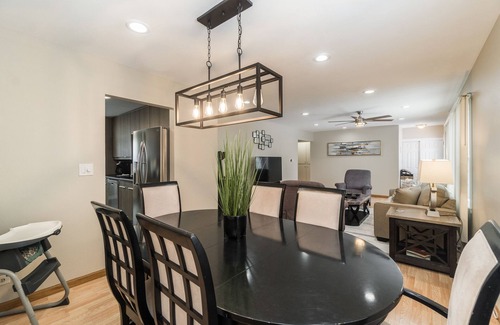 Schaumburg House | Hoffman Estates FHS Rental
