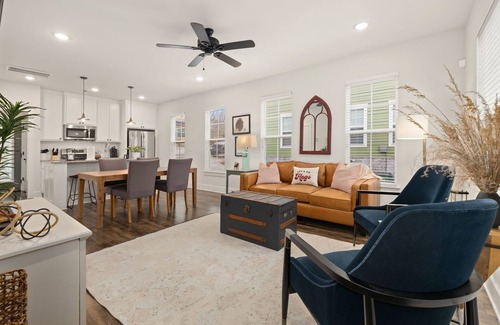 Fayetteville House | Hog Haven - 2 mi to UofA 1 mile to Downtown