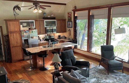 Oxford House | Hogan Pond Chalet