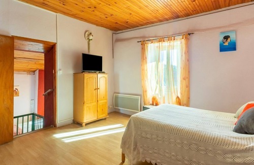 Saint-Germain-de-Calberte House | Holiday Home in Saint Germain de Calberte with Garden