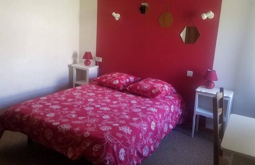 Saint-Bonnet-en-Champsaur House | Holiday Home 'La Maison De Marie Le Rocher' with Shared Garden and Wi-Fi