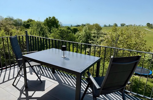 Wolpadingen Apartment | Holiday Apartment 'Schwalbennest' with Mountain View, Balcony and Wi-Fi