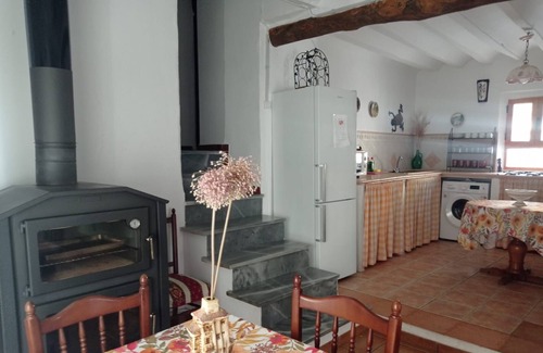 Villanueva del Arzobispo House | Holiday Home 'Finca Rústica La Pájara' with Mountain View, Pool and Wi-Fi