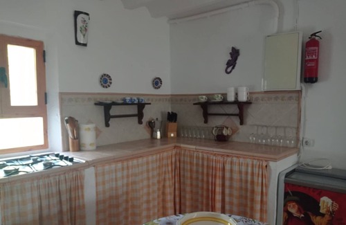 Villanueva del Arzobispo House | Holiday Home 'Finca Rústica La Pájara' with Mountain View, Pool and Wi-Fi