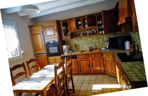 Besse-en-Chandesse House | Holiday Home 'Villa Nina' with Private Terrace, Private Garden and Wi-Fi