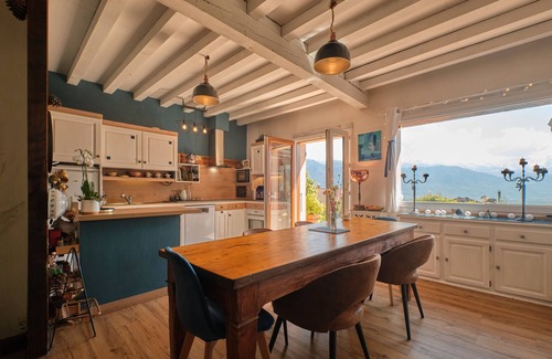 Saint-Vincent-de-Mercuze House | Holiday Home 'Saint Vincent De Mercuze' with Mountain View, Private Pool and Wi-Fi