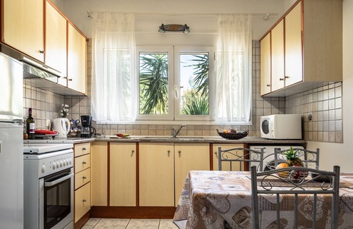 Mazarakata Apartment | Holiday Accommodation "Mary's house" with castle view and close to the beach.