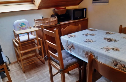 Hunerbach Apartment | Holiday Apartment "Breuer" with Mountain View, Private Terrace and Wi-Fi