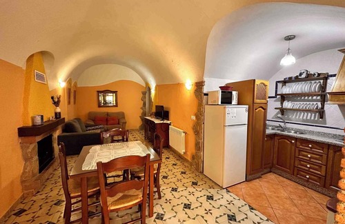 Benalua de Guadix Apartment | Holiday apartment with terrace