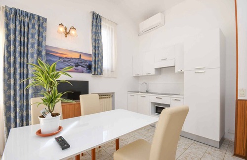 Limone sul Garda Apartment | Holiday apartment with balcony or terrace, air conditioning and pool