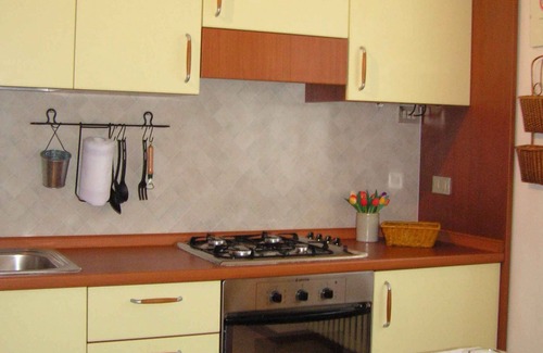Provezze Apartment | Holiday apartment with garden property