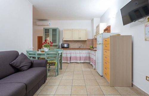 Sant'Anna Arresi Apartment | Holiday Apartment "Sapposentu de Dinu" with Wi-Fi, Terrace & Garden