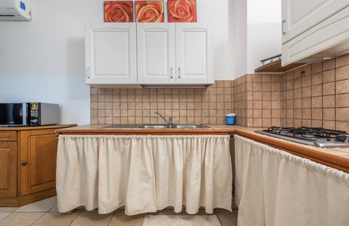 Sant'Anna Arresi Apartment | Holiday Apartment "Sa Domu de Dinu" with Wi-Fi, Terrace & Garden