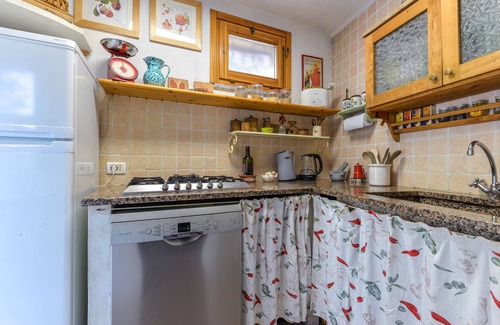 Seccheto Apartment | Holiday Apartment "Casetta Delle Mimose" with Sea View, Private Terrace & Wi-Fi