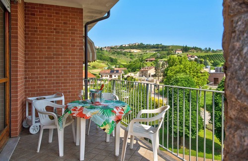 San Matteo Apartment | Holiday apartment 'Magnolia' in Piedmont, with shared pool, garden and sauna