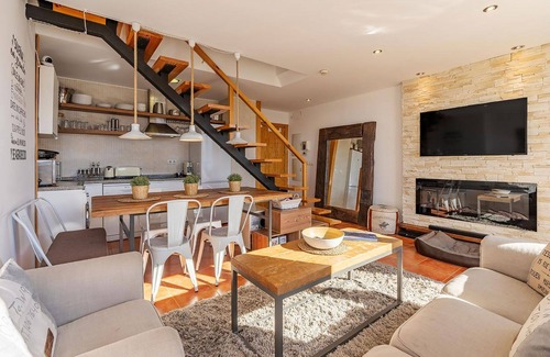 Pradollano Apartment | Holiday apartment "Atico 10 G" near slopes with private terrace Wi-Fi (Free), parking space (Free), parking space