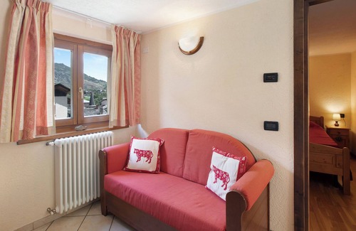 Arvier Apartment | Holiday Apartment "Maison Godioz - 5" with Mountain View & Wi-Fi