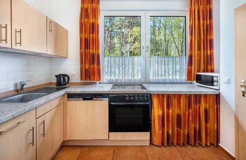 Region Hannover District Apartment | Holiday Apartment 2 with Private Terrace, Private Garden and Wi-Fi