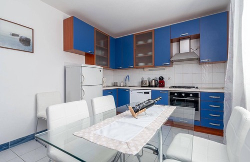 Arbanija Apartment | Holiday apartment Arbanija for 1 - 5 persons with 2 bedrooms - Row house
