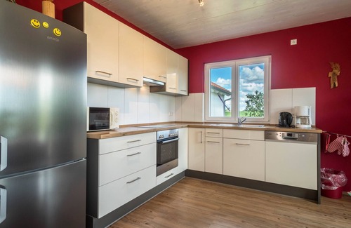 Neukirch Apartment | Holiday Apartment "Buche" with Wi-Fi, Mountain View, Terrace & Garden