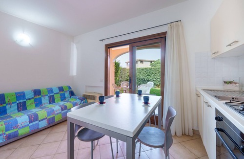 Murta Maria Apartment | Holiday Apartment "Casa Vacanze Limone" with Private Terrace, Private Garden & A/C