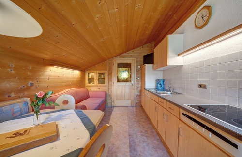 Ultimo Apartment | Holiday Apartment 'Dachwohnung' with Mountain View, Shared Terrace and Wi-Fi