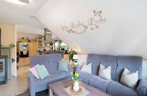 Kniebis Apartment | Holiday Apartment "Mutschler" with Balconies & Wi-Fi