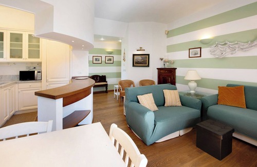 Arenzano Apartment | Holiday Apartment "Du House - Arenzanohost" with Garden & Wi-Fi