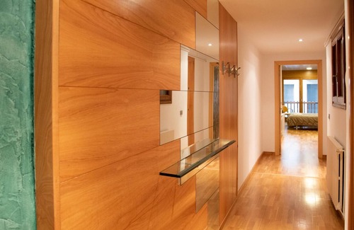 Sort Apartment | Holiday Apartment 'Exclusivo Apartamento' en Sort with Balcony & Mountain View