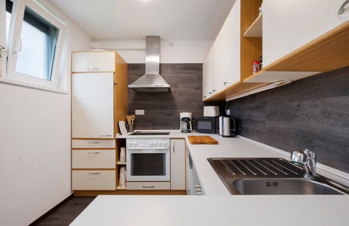 Laichingen Apartment | Holiday Apartment 'Ferienwohnung Steffi' with Private Terrace and Wi-Fi