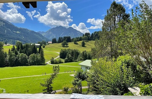 Mittelberg Apartment | Holiday Apartment Fewo 1 am Auweg with Mountain View, Shared Garden & Wi-Fi
