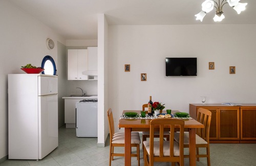 Otranto Apartment | Holiday Apartment "Gaia" with Air Conditioning and Balcony