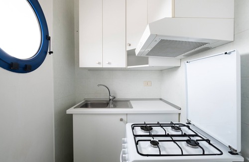 Otranto Apartment | Holiday Apartment "Gaia" with Air Conditioning and Balcony