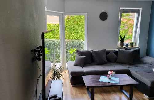 Wolmirstedt Apartment | Holiday Apartment "Hochwertiges 3 Zimmer" with Private Terrace & Wi-Fi
