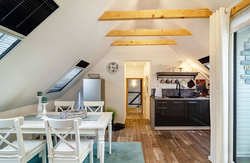 Reithamm Apartment | Holiday Apartment 'Huus An't Koornfeld' with Balcony and Wi-Fi