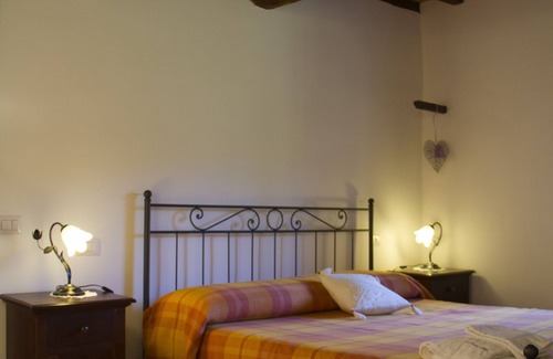 Piegaro Apartment | Holiday Apartment Il Piccolo Noce - Sage Apartment