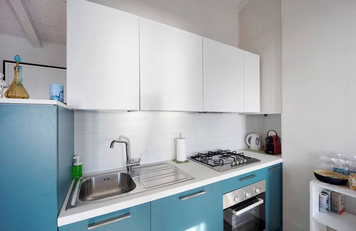 Bordighera Apartment | Holiday Apartment in the Old City with Seaview & Shared Garden