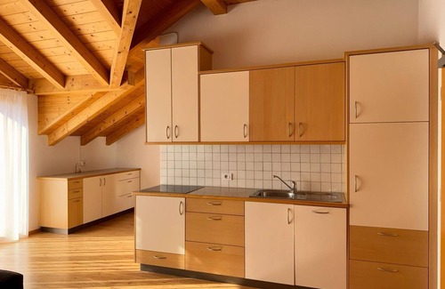 Naz Apartment | Holiday Apartment 'Linder 23' with Mountain View, Communal Pool and Wi-Fi