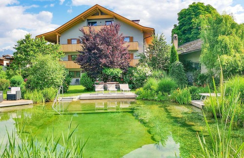 Naz Apartment | Holiday Apartment 'Linder 23' with Mountain View, Communal Pool and Wi-Fi
