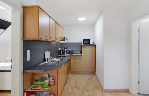 Apen Apartment | Holiday Apartment Otte with Shared Terrace, Private Garden and Wi-Fi