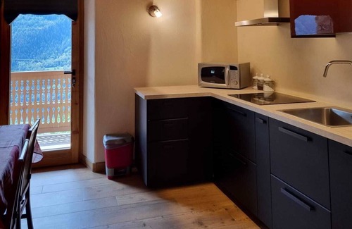Moyes Apartment | Holiday Apartment "Panoramico" with Mountain View, Private Terrace & Wi-Fi