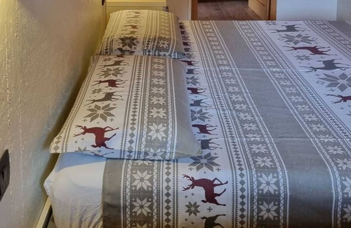 Moyes Apartment | Holiday Apartment "Panoramico" with Mountain View, Private Terrace & Wi-Fi