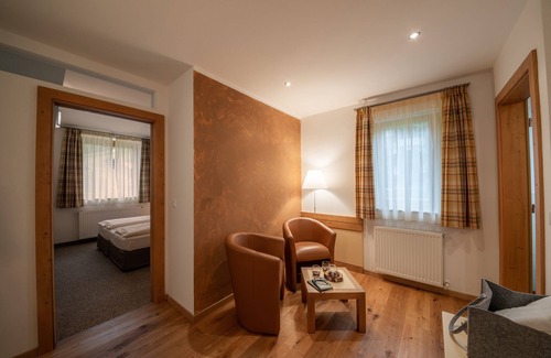 Santa Valburga Apartment | Holiday Apartment 'Pöder Karspitz' with Mountain View, Balcony, Shared Garden & Wi-Fi