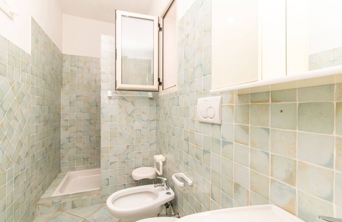 Capo Testa House | Holiday Apartment 'Reparata' near the Beach with Sea View, A/C & Wi-Fi