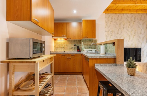 Pradollano Apartment | Holiday Apartment "Ski Lodge Duplex Suite Verde" near Slopes with Private Terrace & Wi-Fi